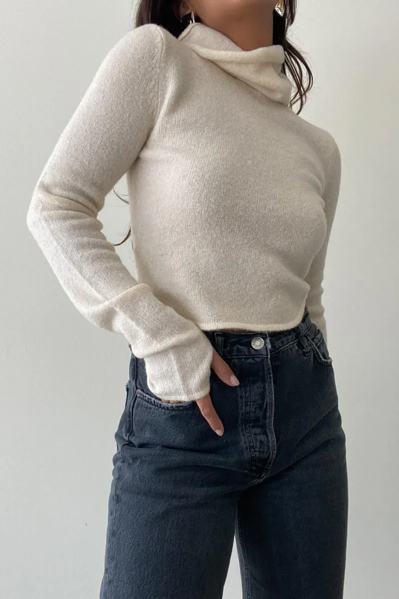 SOFT KNIT TURTLENECK TOP
